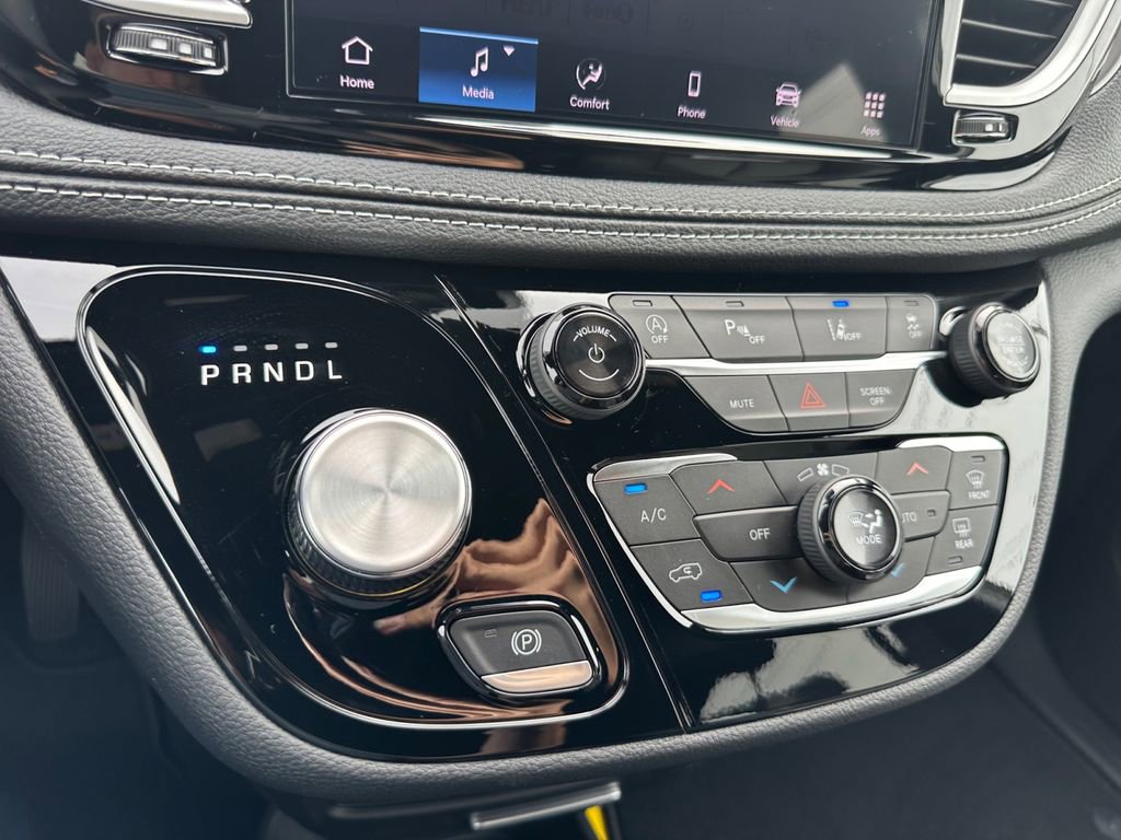 New 2026 Chrysler Pacifica Select image 20