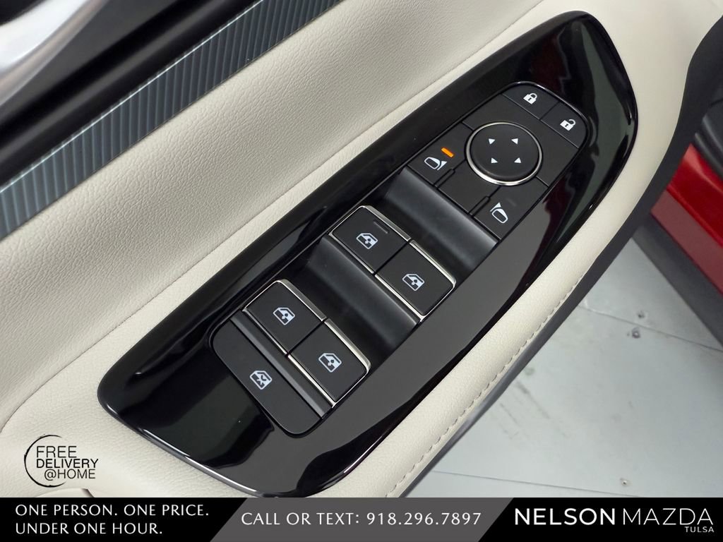 Used 2025 Nissan Murano SL image 19