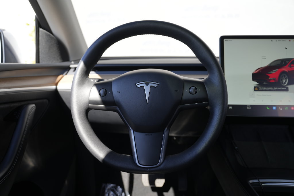 Used 2022 Tesla Model Y Long Range AWD/4WD image 45