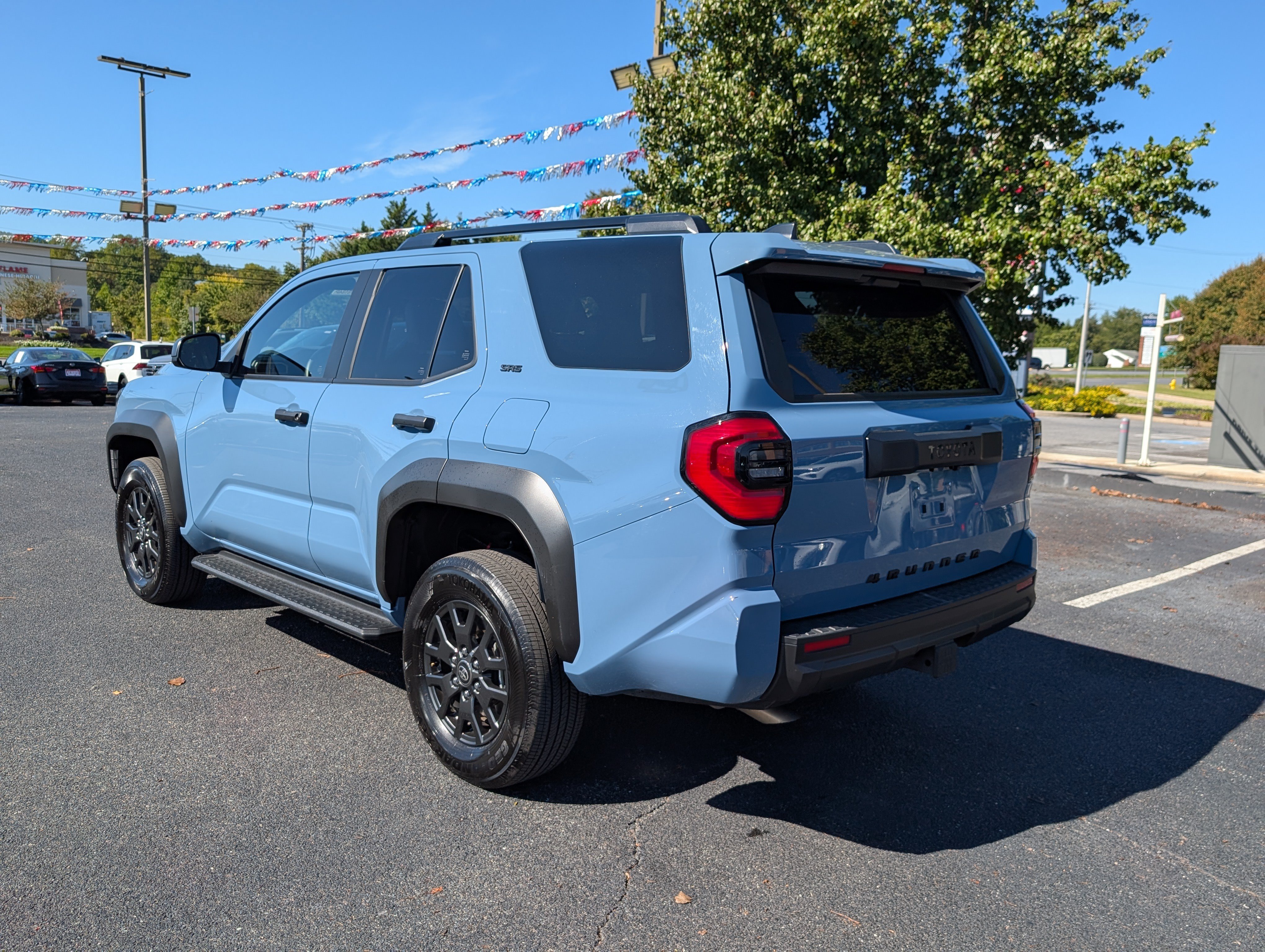 Used 2026 Toyota 4Runner SR5 AWD/4WD image 5