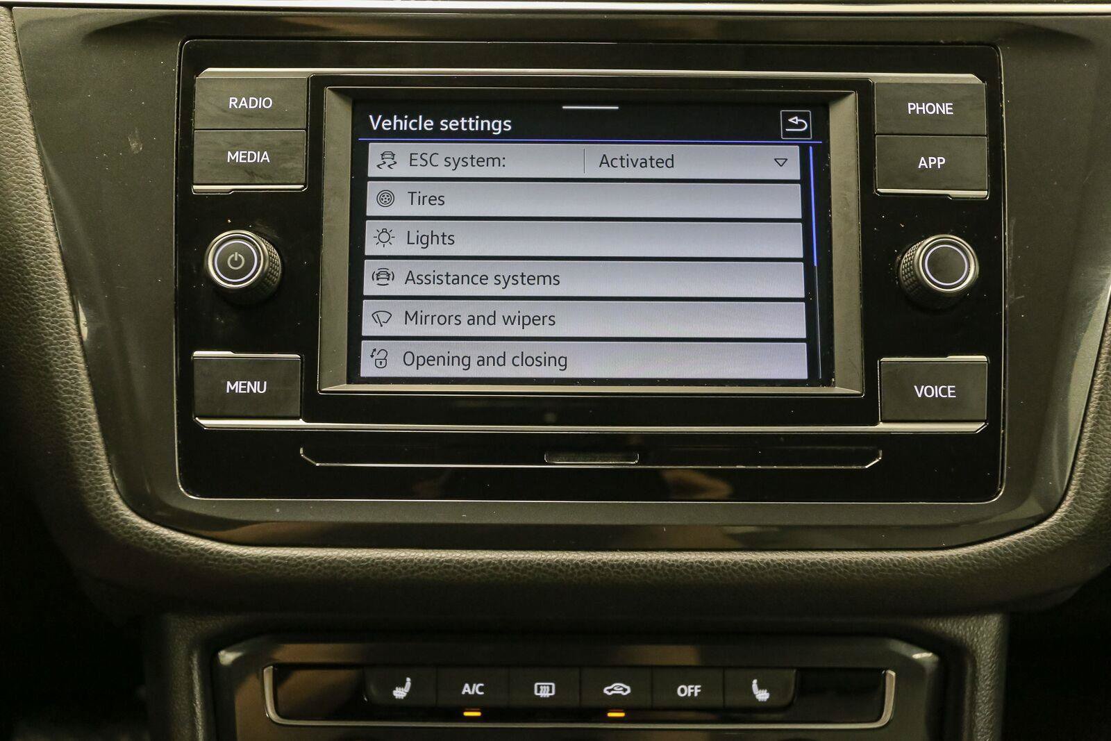 Certified 2022 Volkswagen Tiguan S AWD/4WD image 27