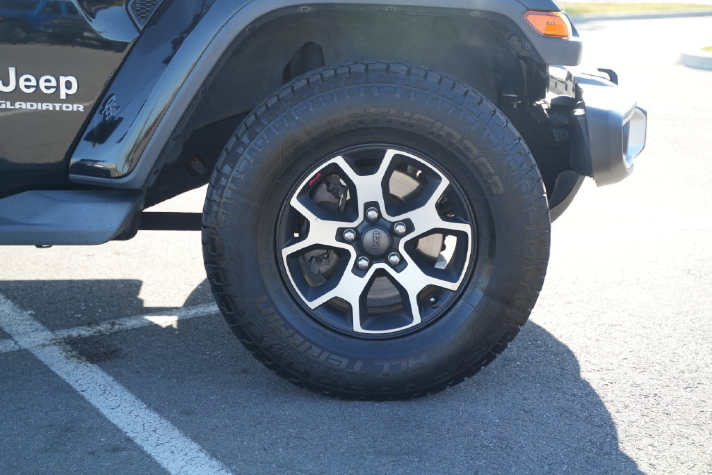 Used 2020 Jeep Gladiator Overland AWD/4WD image 46