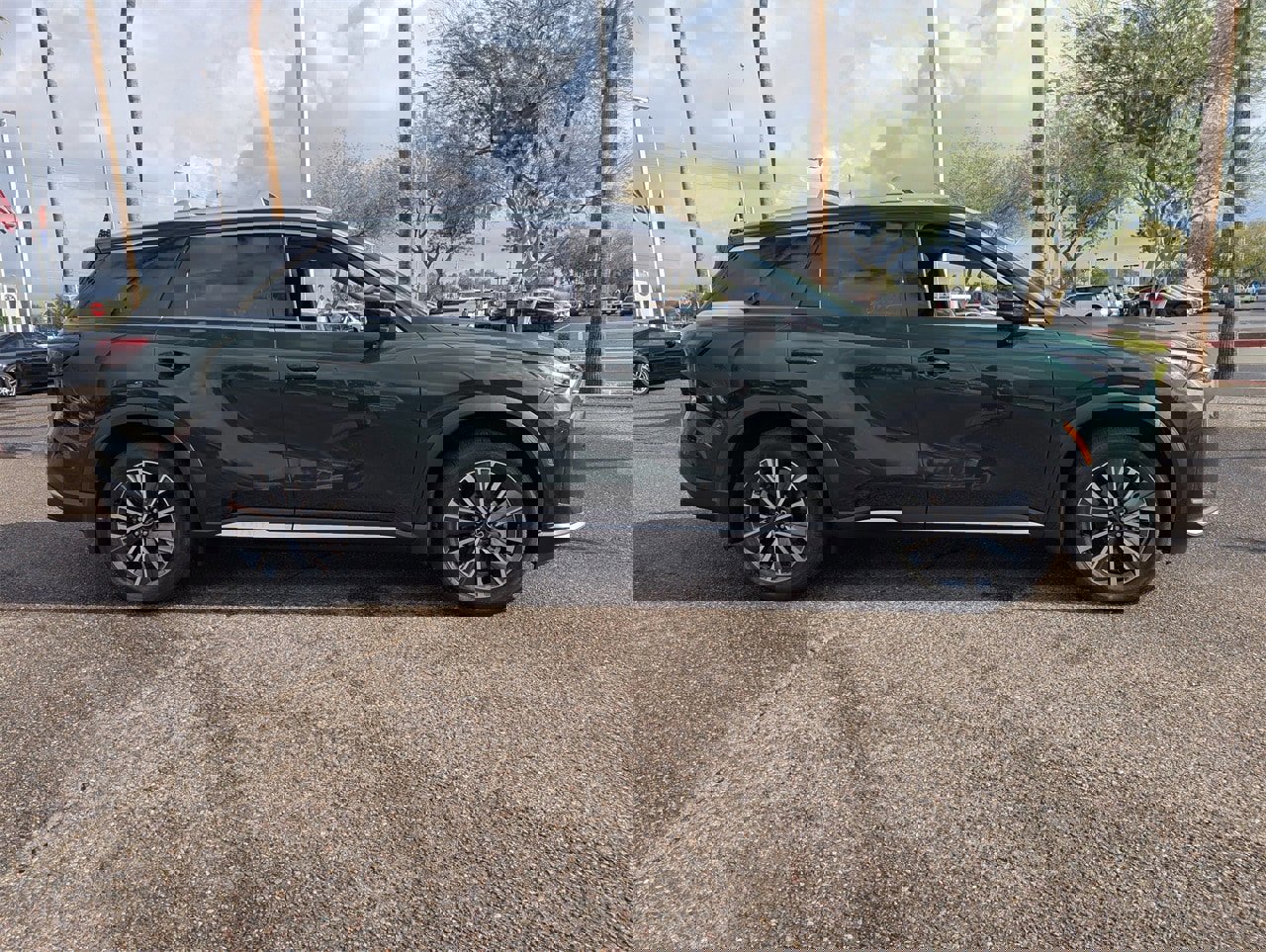 New 2026 INFINITI QX60 Luxe w/ Family Package image 6