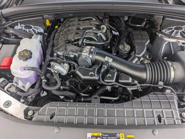 New 2025 Jeep Grand Cherokee L Laredo image 16