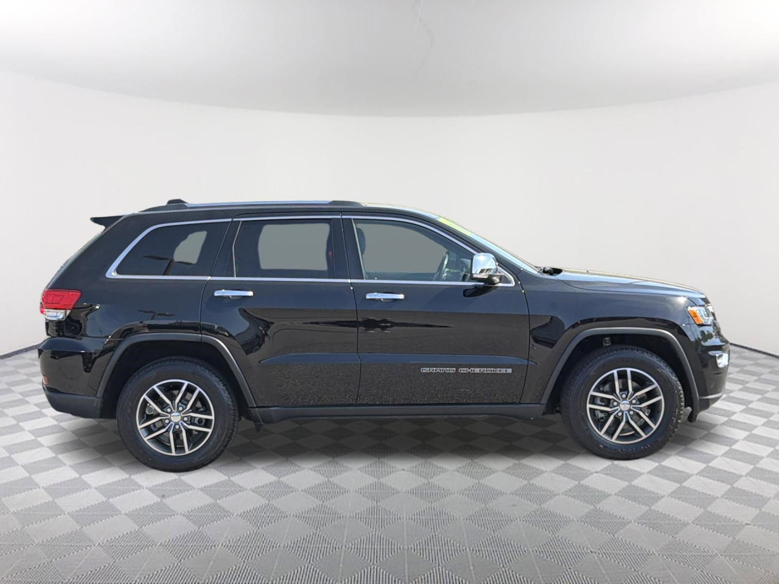 Used 2017 Jeep Grand Cherokee Limited RWD image 18