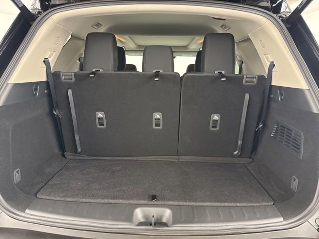 Used 2025 Nissan Pathfinder SV w/ SV Premium Package image 9