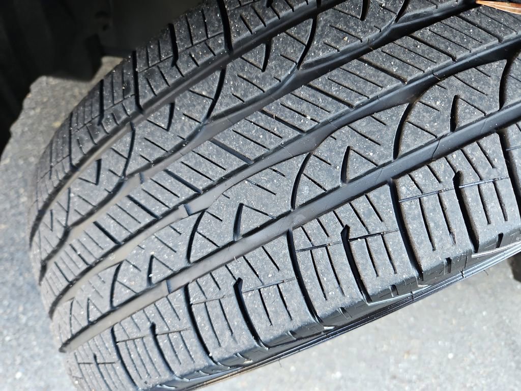 Used 2021 Toyota Venza Limited image 39