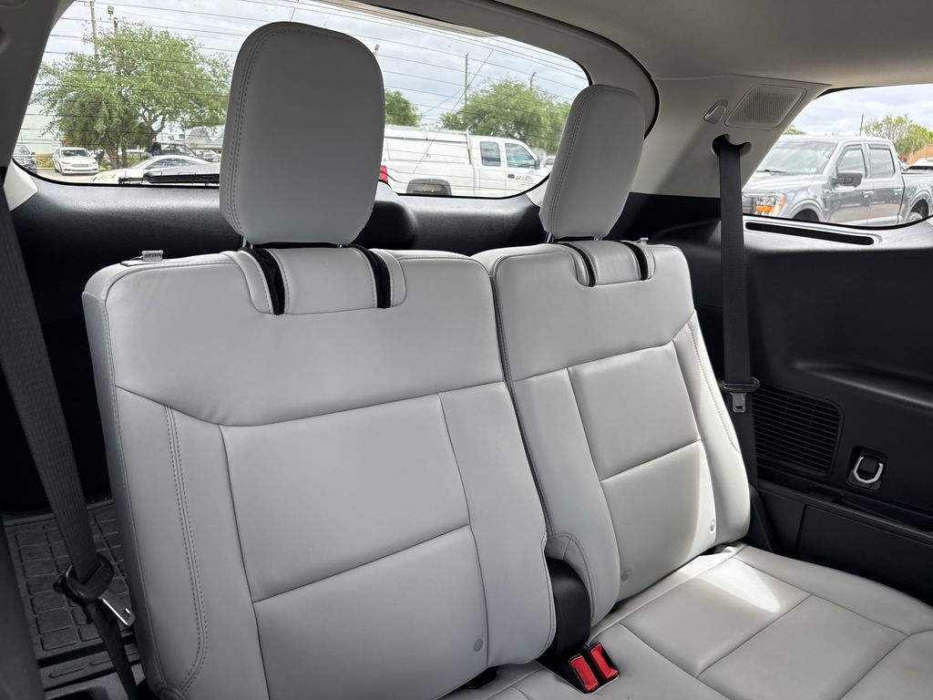 Used 2025 Ford Explorer Platinum w/ Ultimate Package image 29