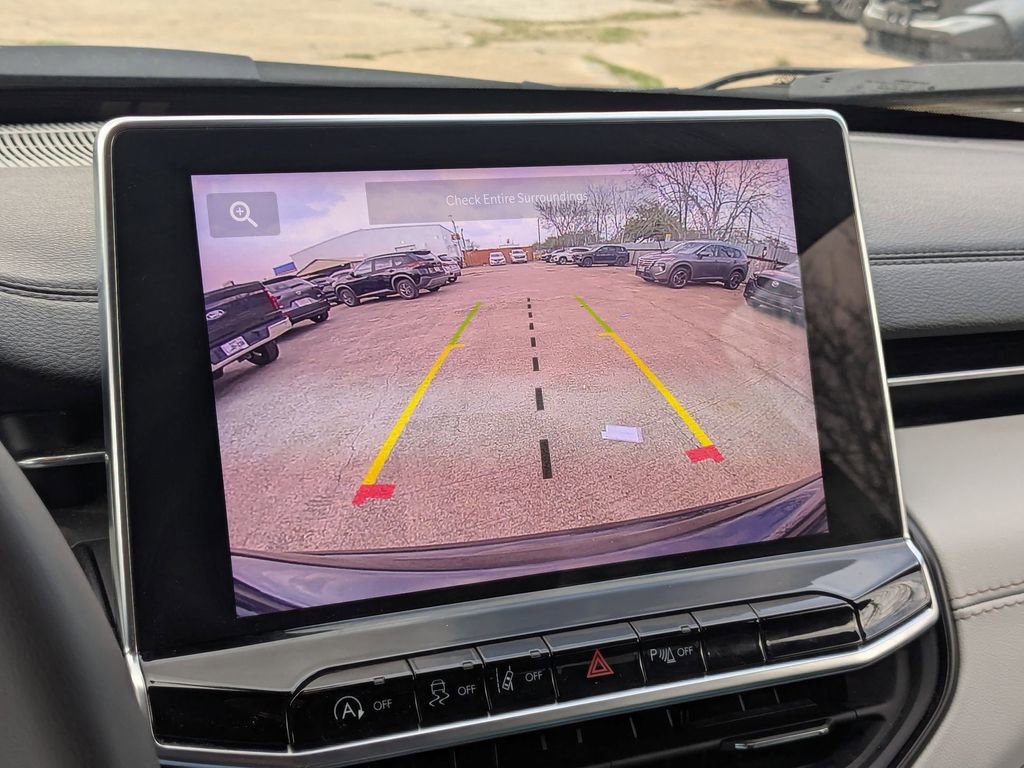 Used 2025 Jeep Compass Limited image 21