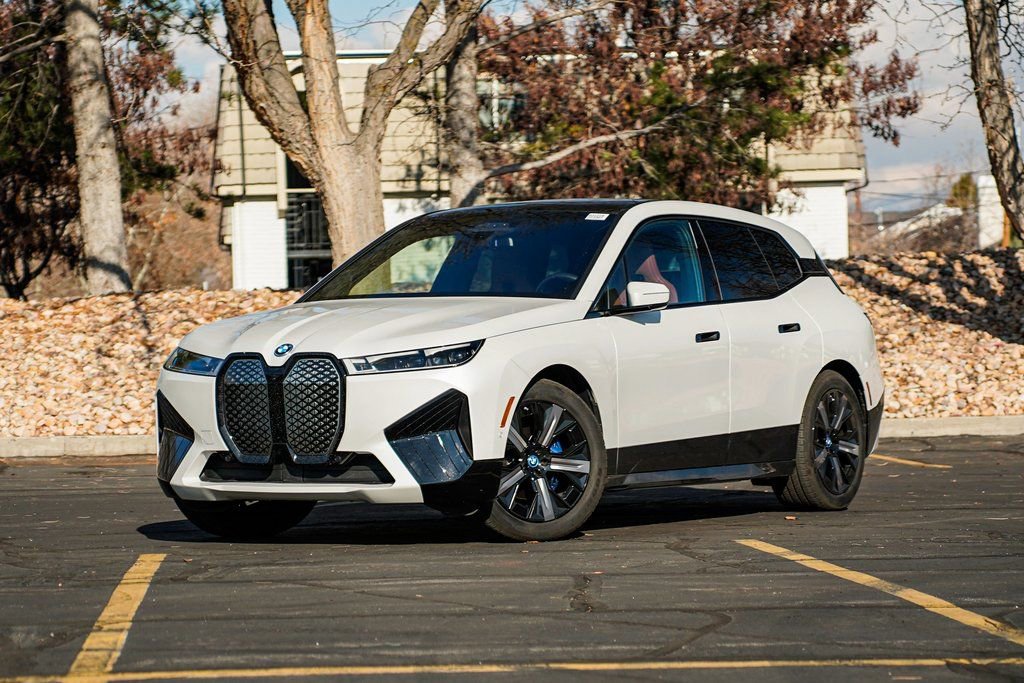 Used 2025 BMW iX xDrive50 w/ Premium Package image 1