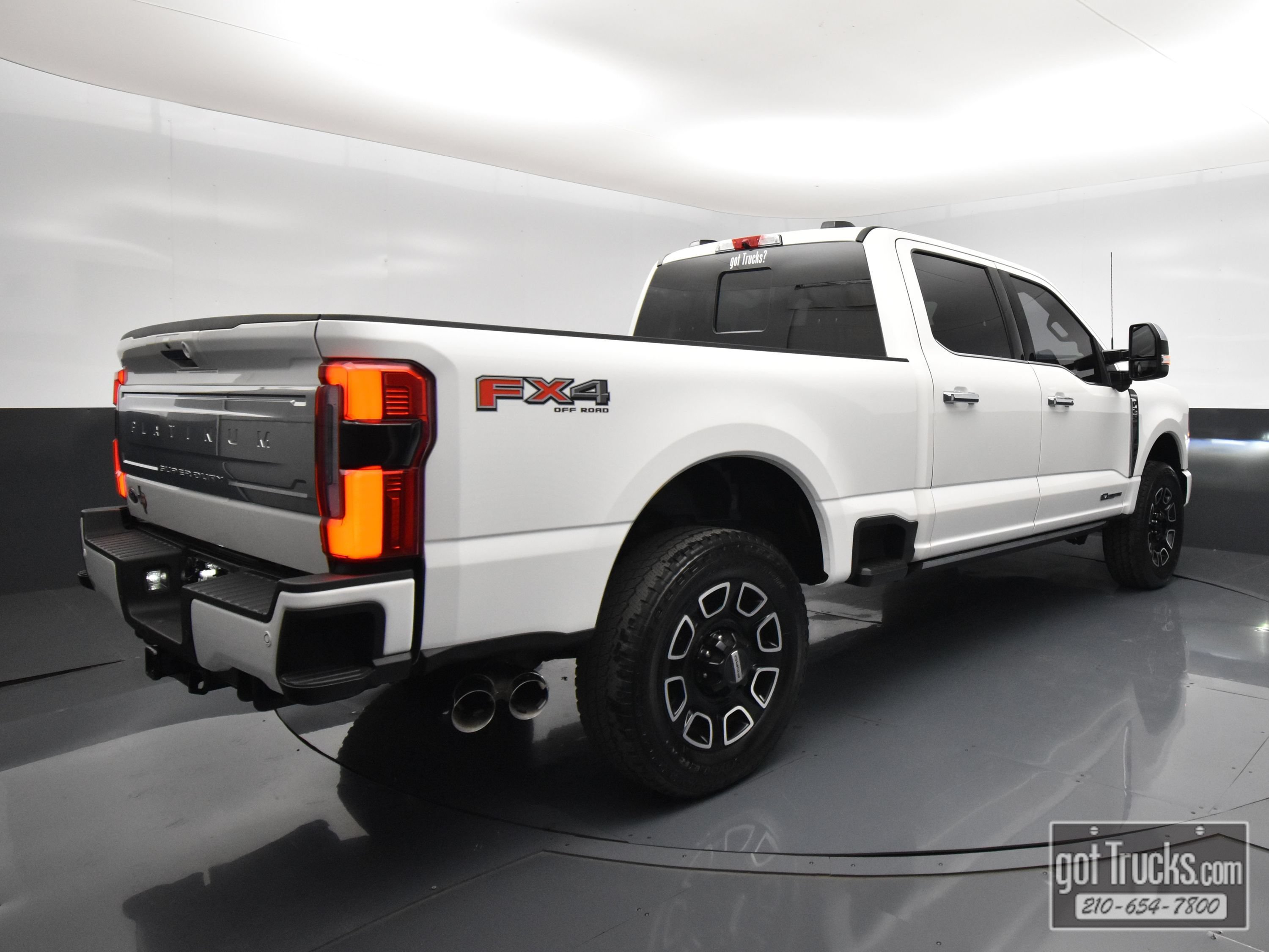 Used 2024 Ford F250 Platinum w/ FX4 Off-Road Package AWD/4WD image 51