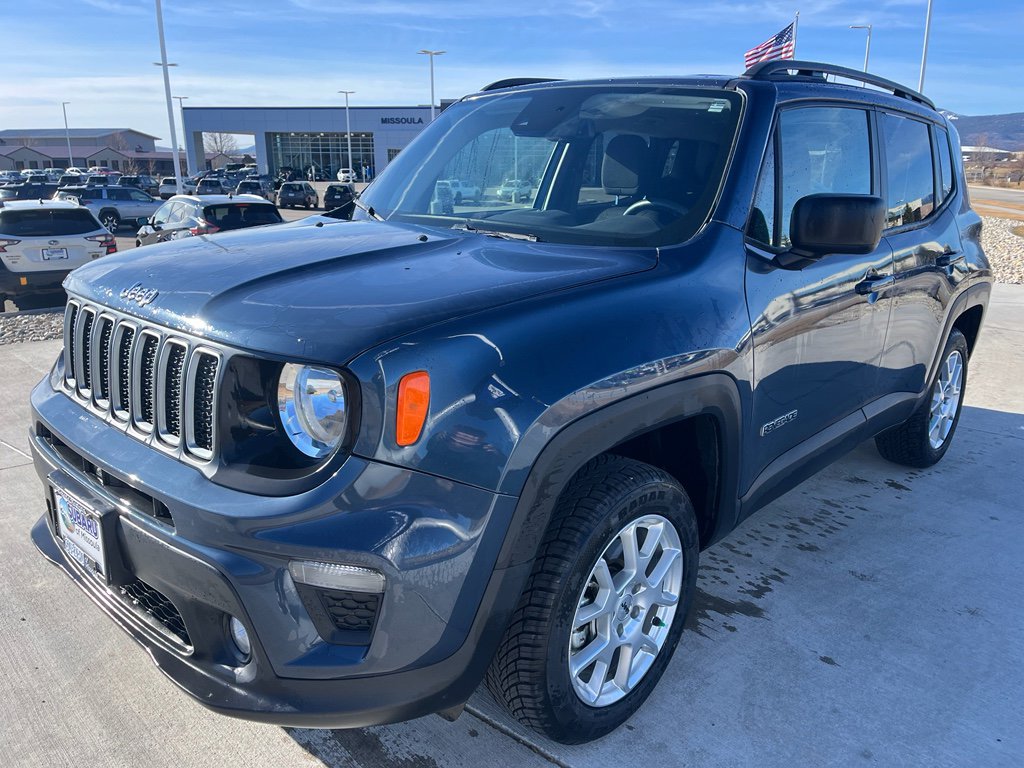 Used 2023 Jeep Renegade Latitude w/ Premium Group image 5