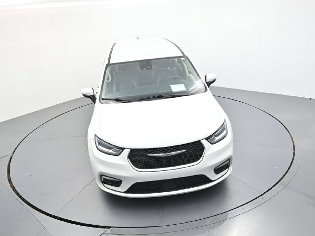 Used 2023 Chrysler Pacifica Touring-L FWD image 35