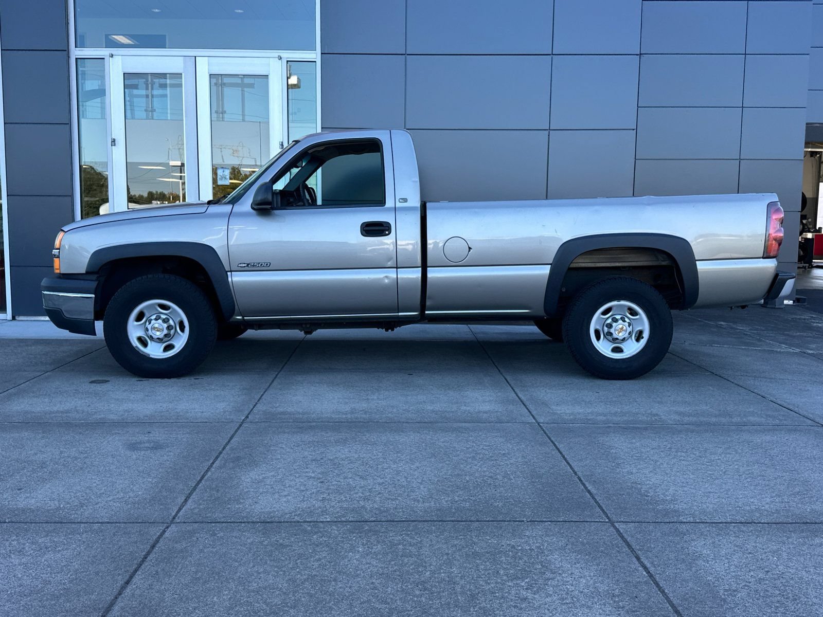 Used 2003 Chevrolet Silverado 2500 W/T RWD image 6