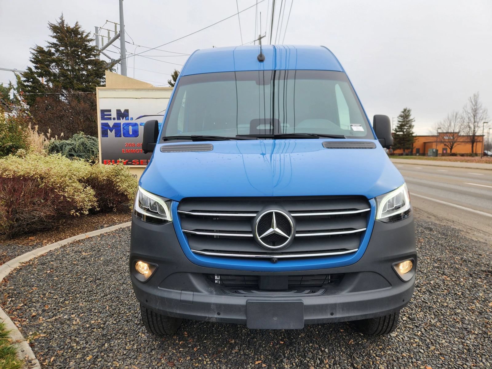 Used 2025 Mercedes-Benz Sprinter 2500 image 2