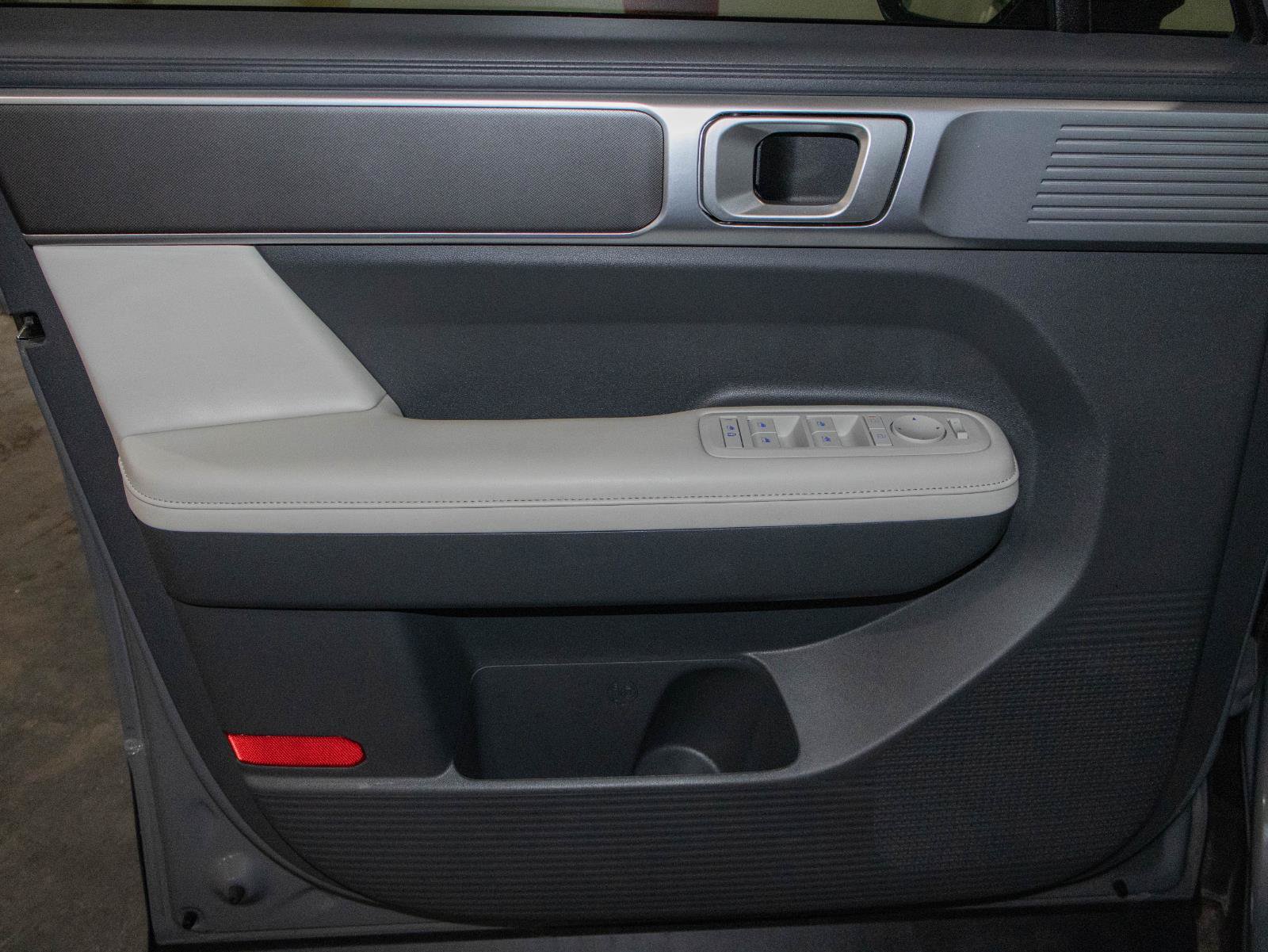 Used 2025 Hyundai Santa Fe SEL FWD image 10
