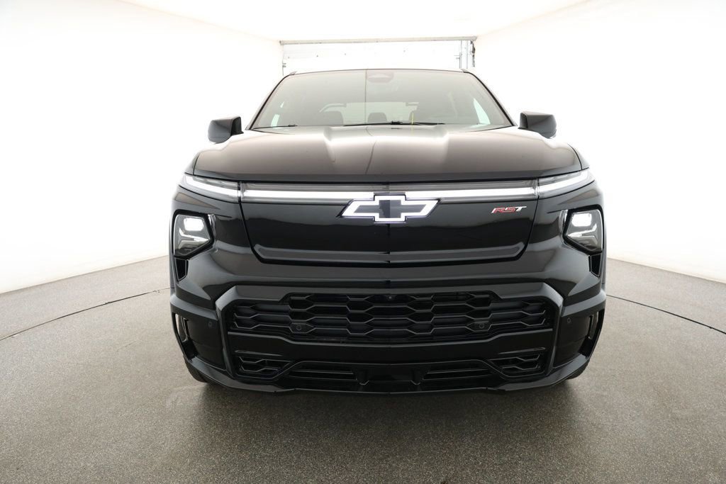 Used 2024 Chevrolet Silverado EV RST image 2