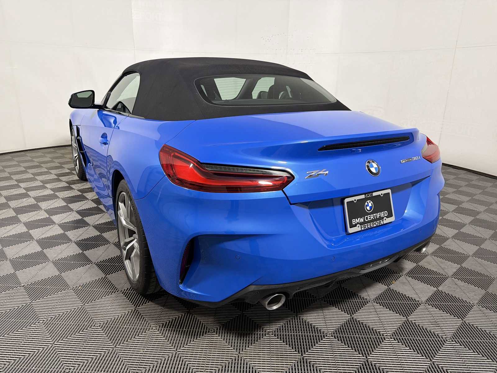 Certified 2022 BMW Z4 sDrive30i w/ M Sport Package image 5