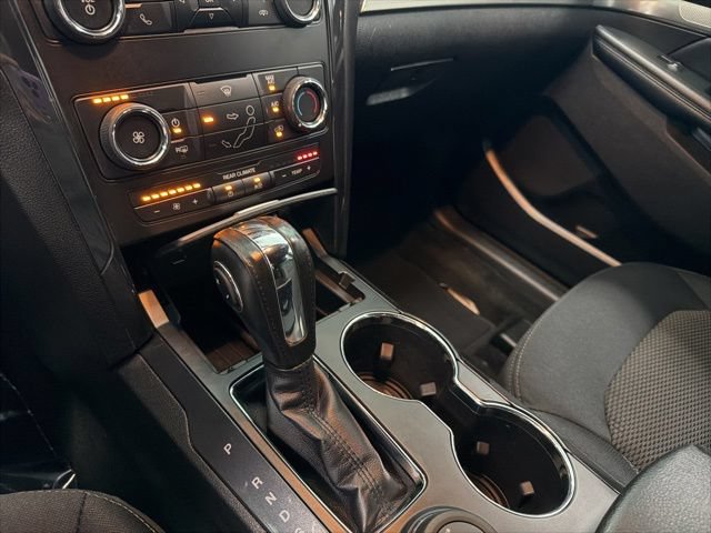 Used 2018 Ford Explorer XLT AWD/4WD image 18