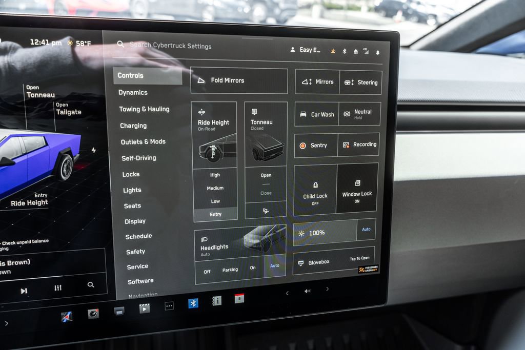Used 2025 Tesla Cybertruck AWD Crew Cab image 16