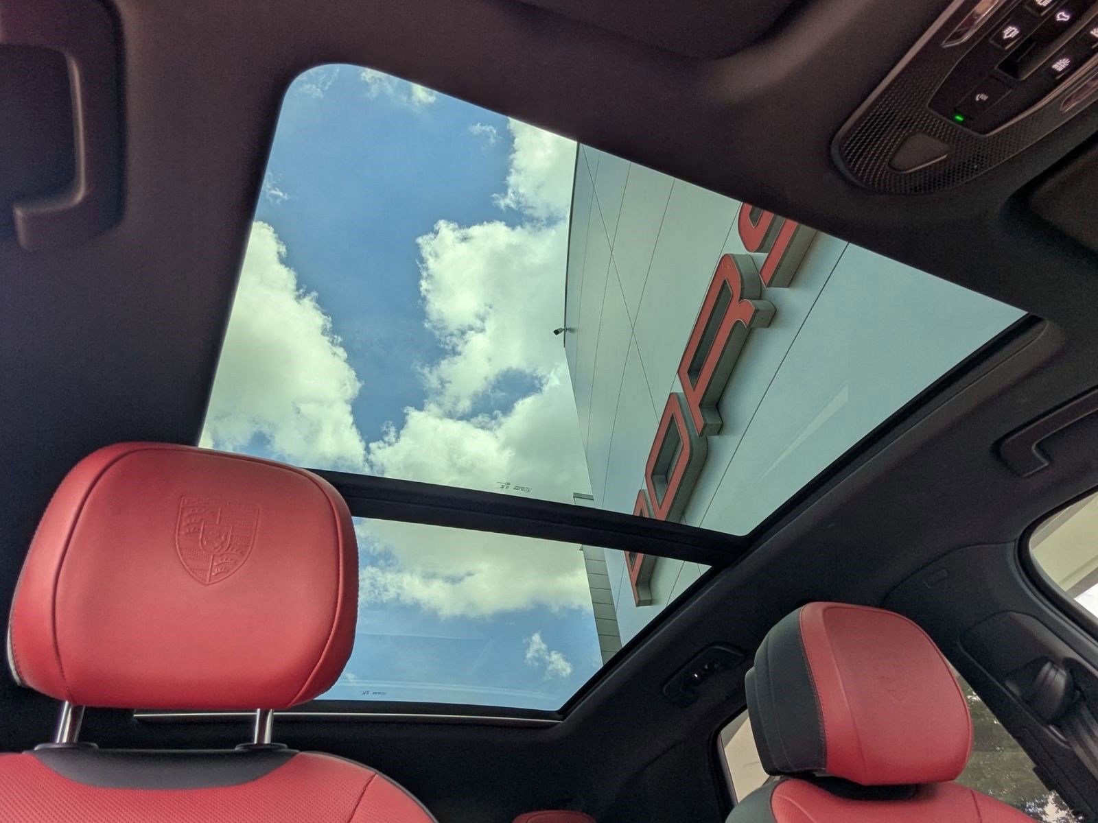 Certified 2025 Porsche Cayenne E-Hybrid image 25