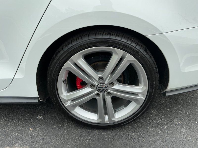 Used 2017 Volkswagen Jetta GLI FWD image 24