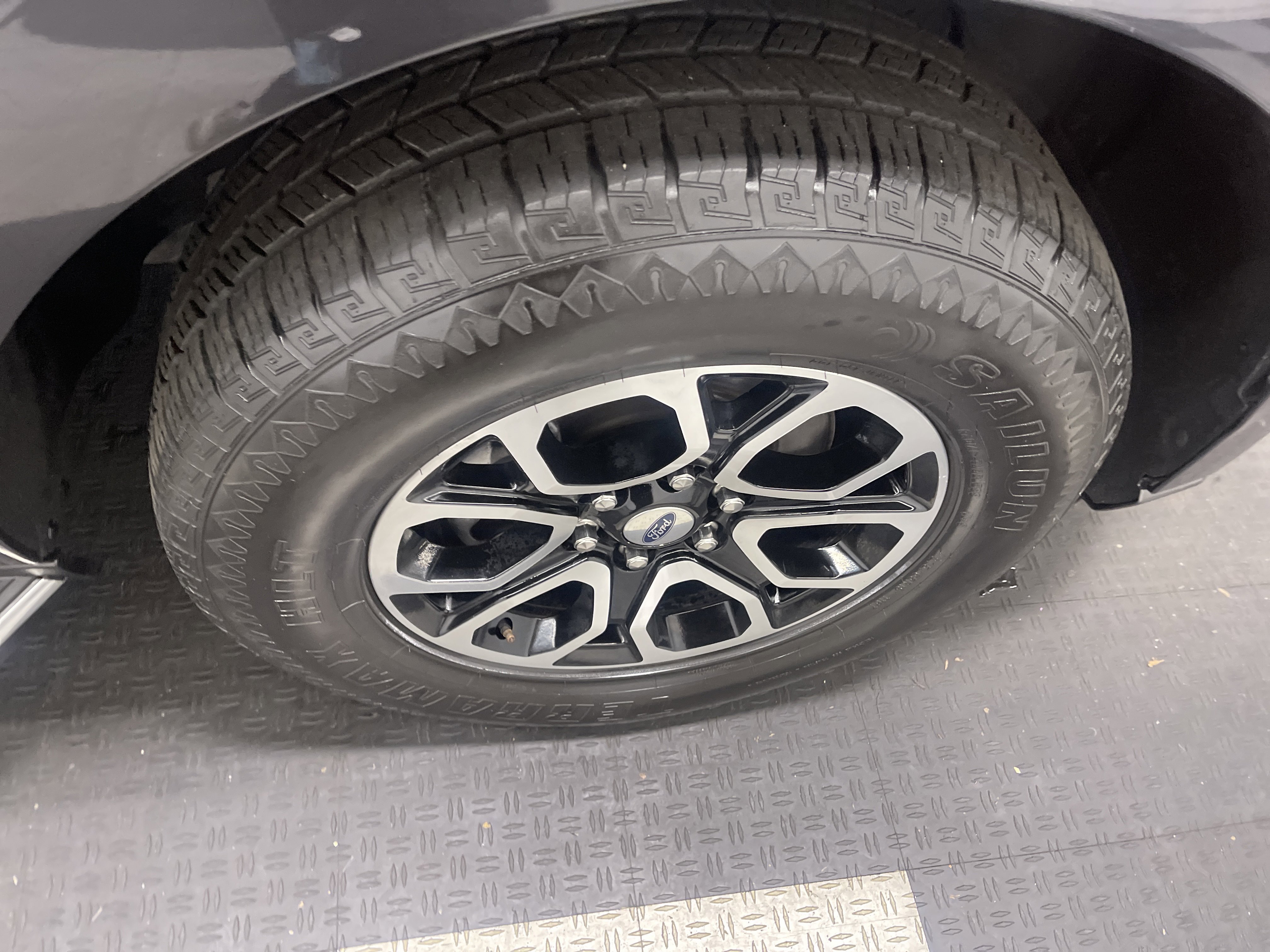 Used 2023 Ford Expedition Max XLT image 27