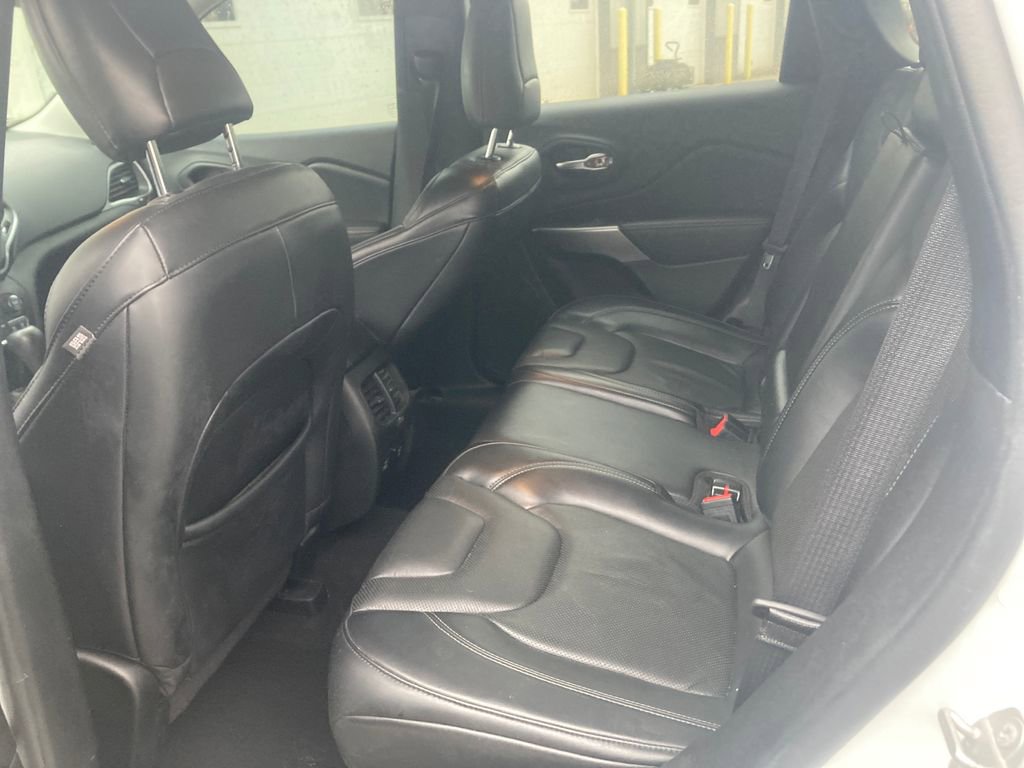 Used 2021 Jeep Cherokee Latitude Lux w/ Comfort/Convenience Group image 29