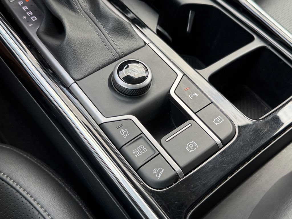 Used 2025 Kia Sorento SX FWD image 24
