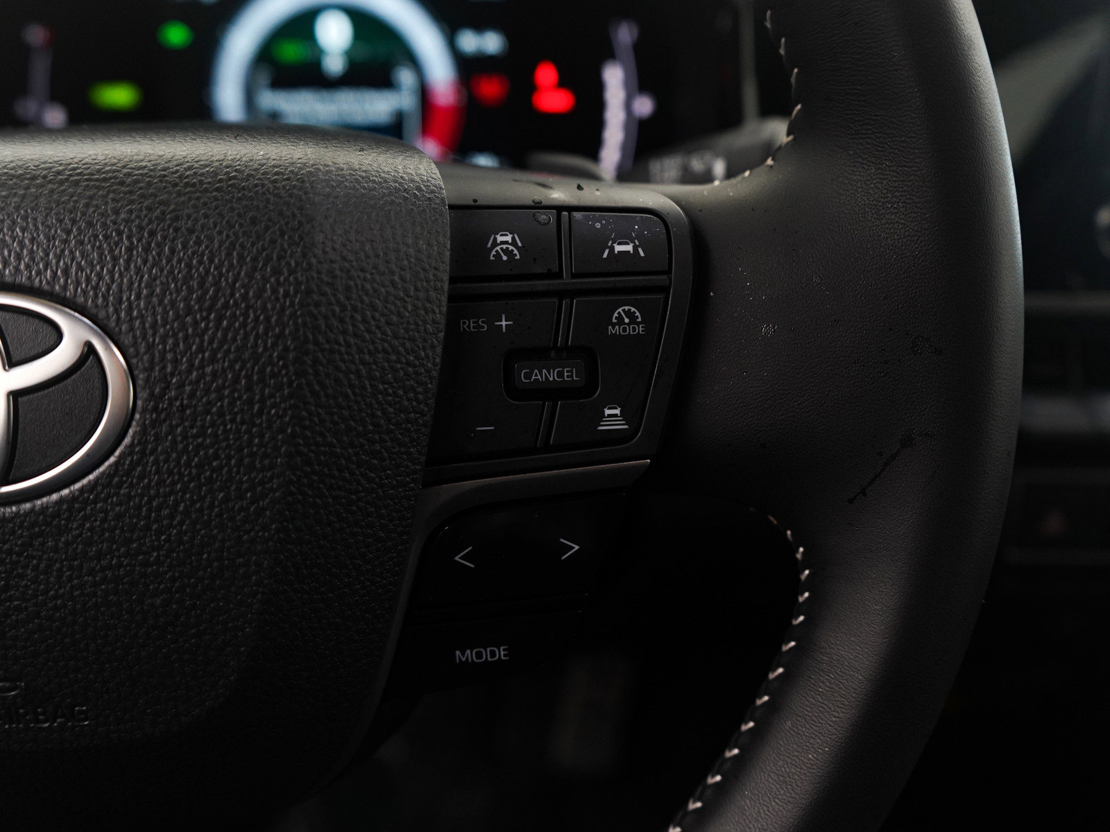 Used 2025 Toyota Camry SE image 18