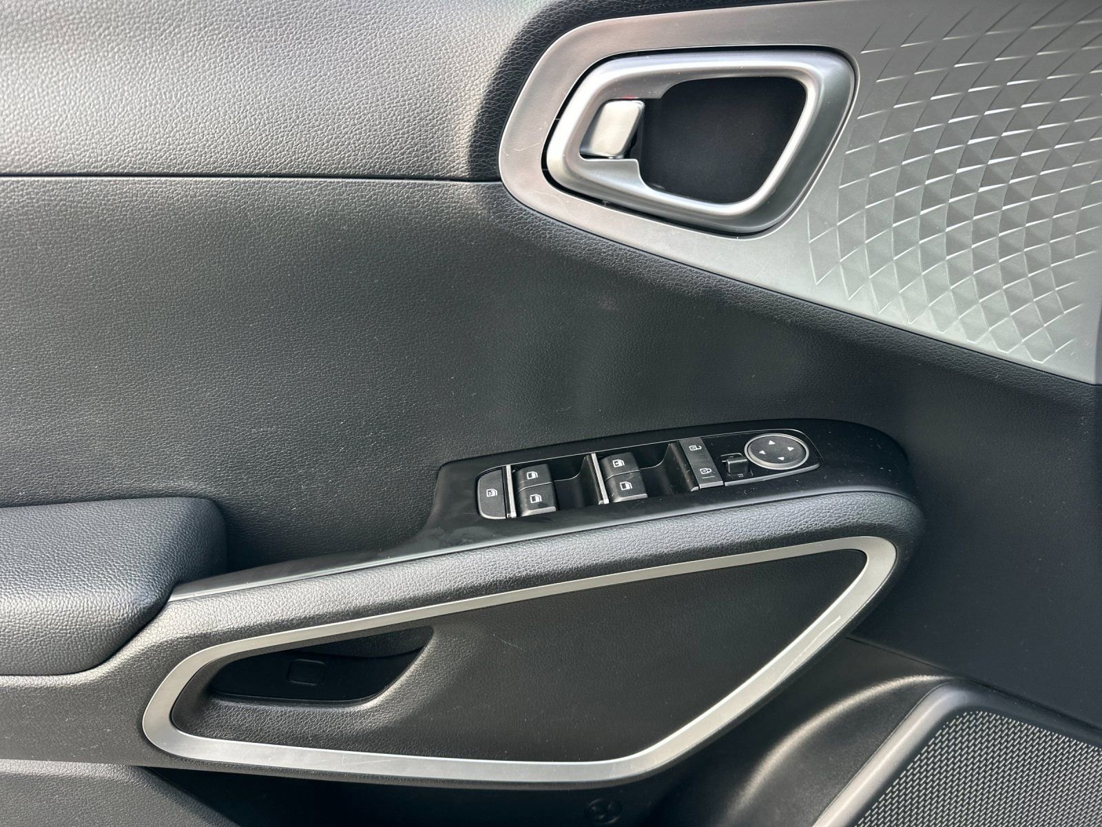 Used 2024 Kia Soul LX w/ Option Group 015 image 11