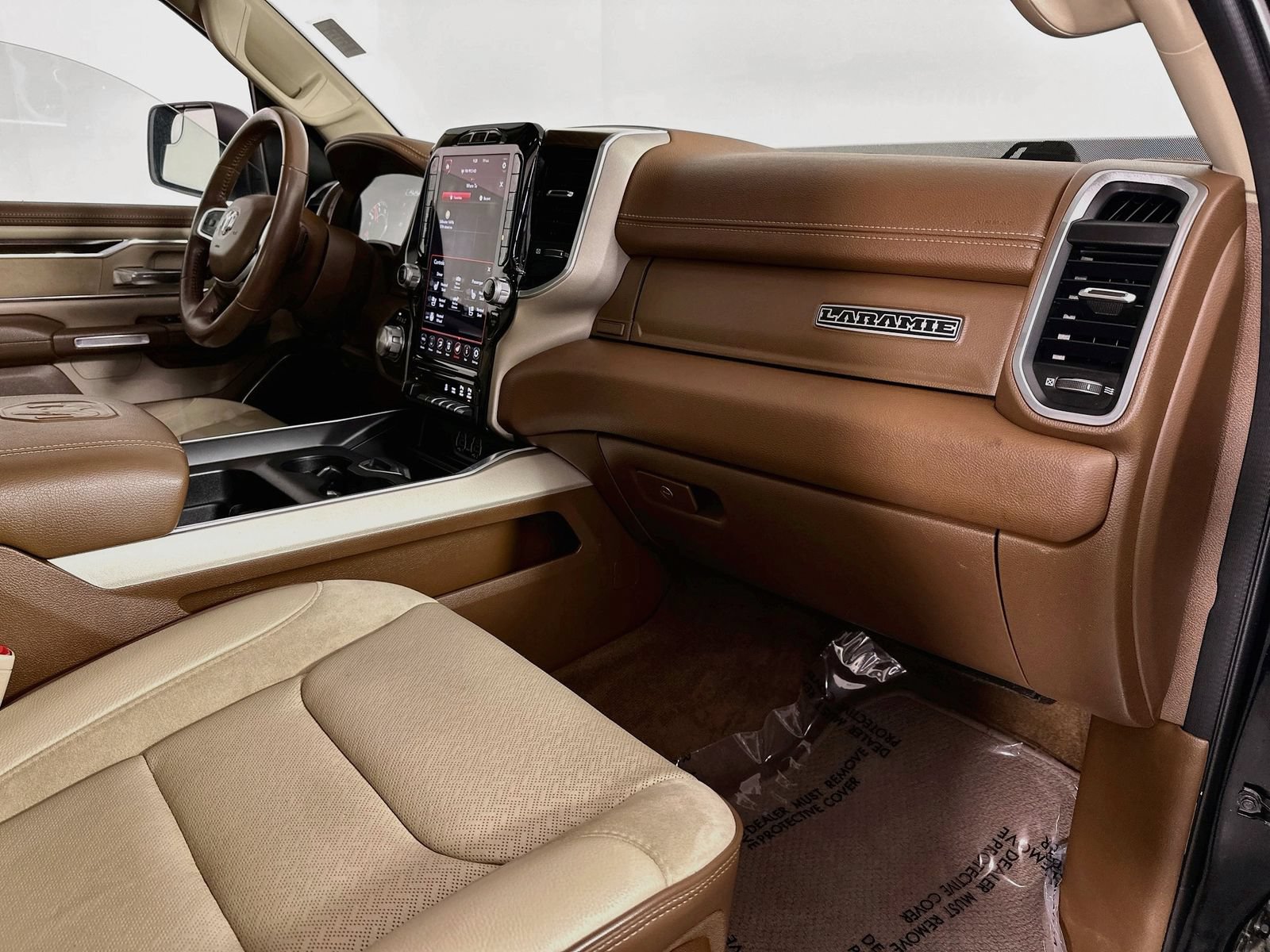 Used 2021 RAM 1500 Laramie AWD/4WD image 32