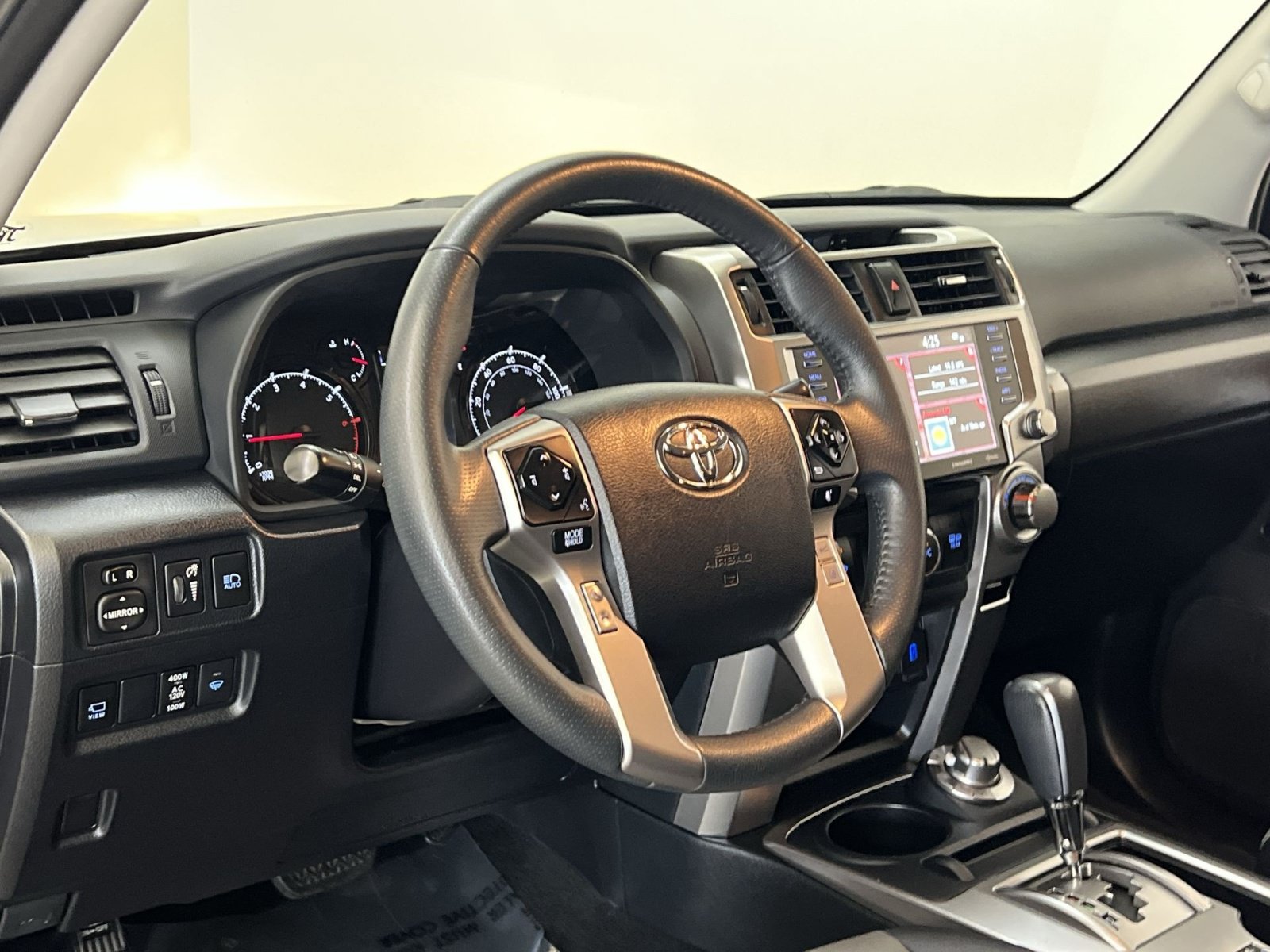 Used 2022 Toyota 4Runner SR5 Premium w/ Moonroof Package AWD/4WD image 15