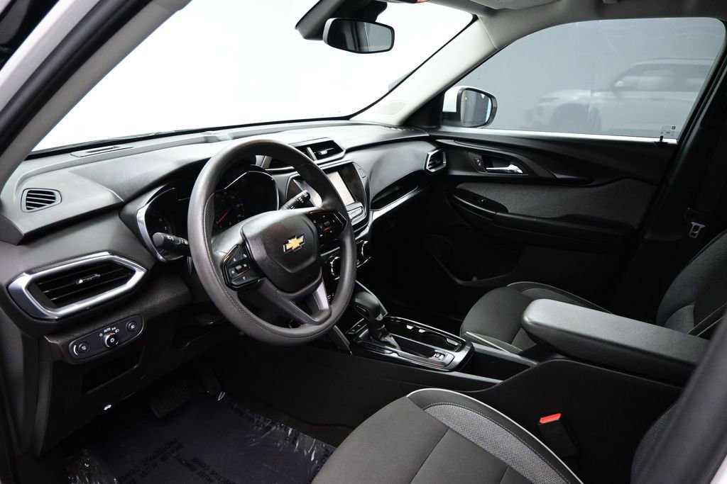 Used 2023 Chevrolet TrailBlazer LT FWD image 7