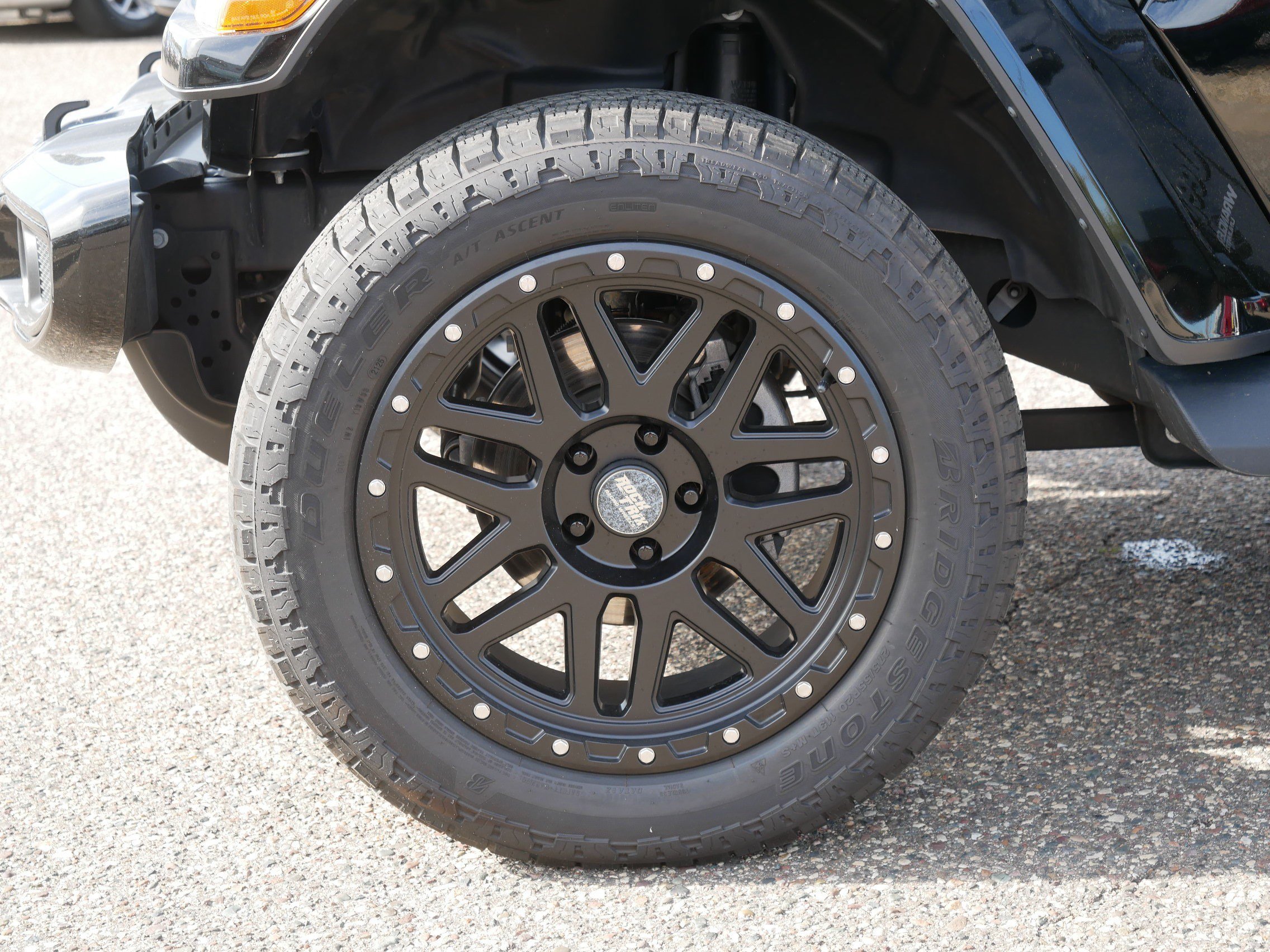 Used 2022 Jeep Wrangler Unlimited Sahara AWD/4WD image 15