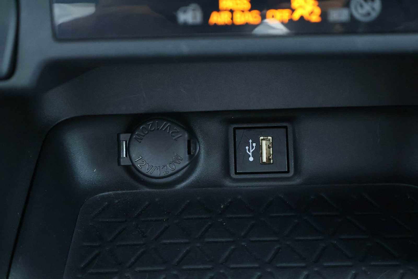 Used 2023 Toyota RAV4 XLE Premium FWD image 26