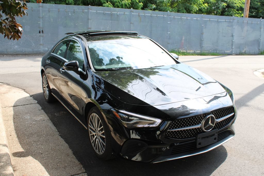 Used 2025 Mercedes-Benz CLA 250 image 4