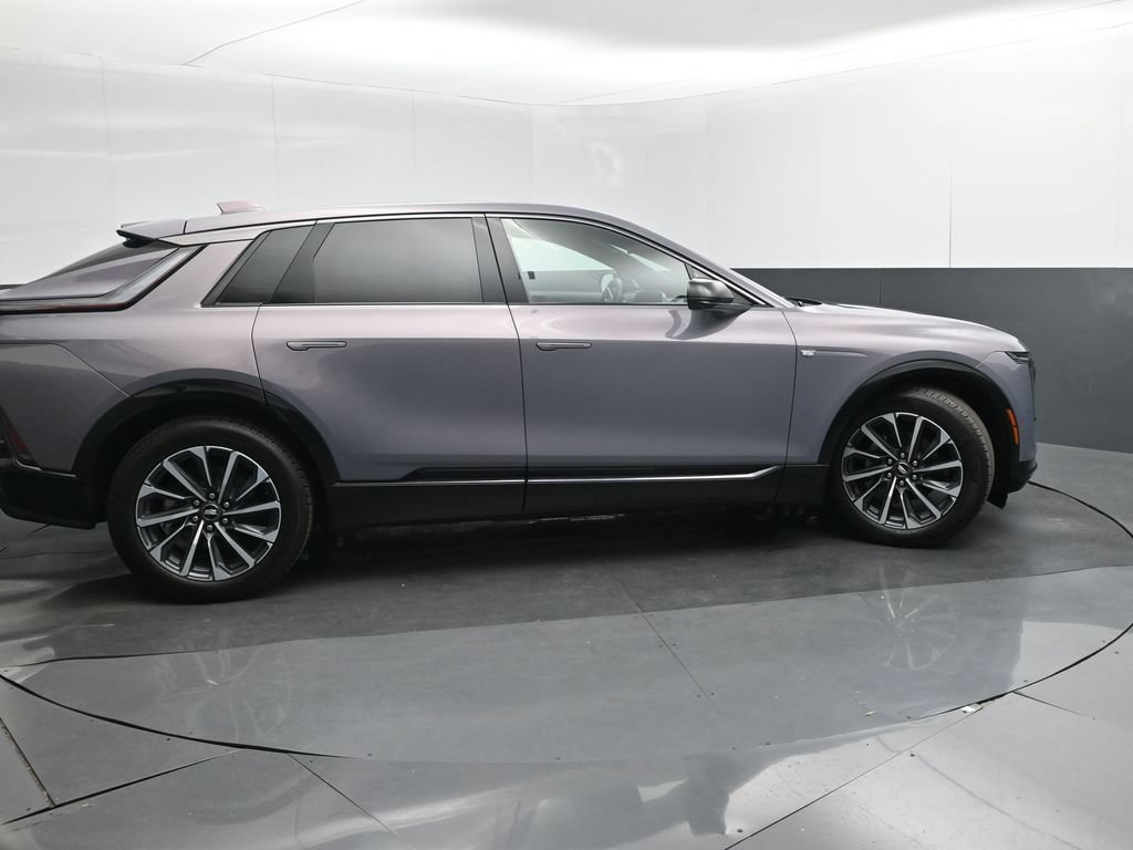 Used 2024 Cadillac Lyriq Sport AWD/4WD image 32