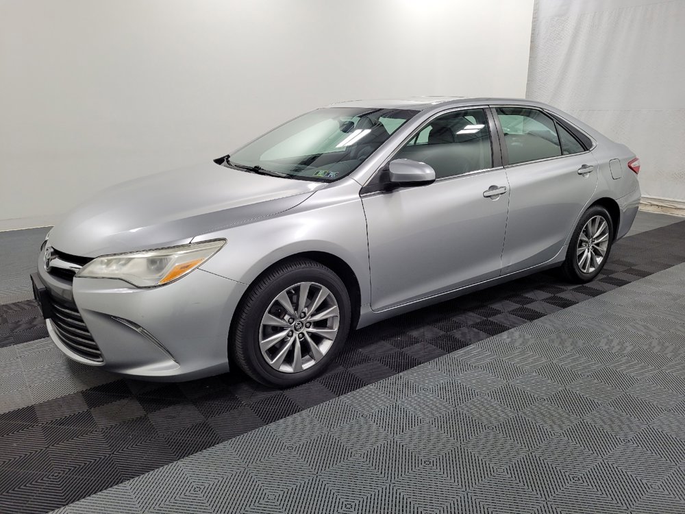 Used 2015 Toyota Camry XLE image 2