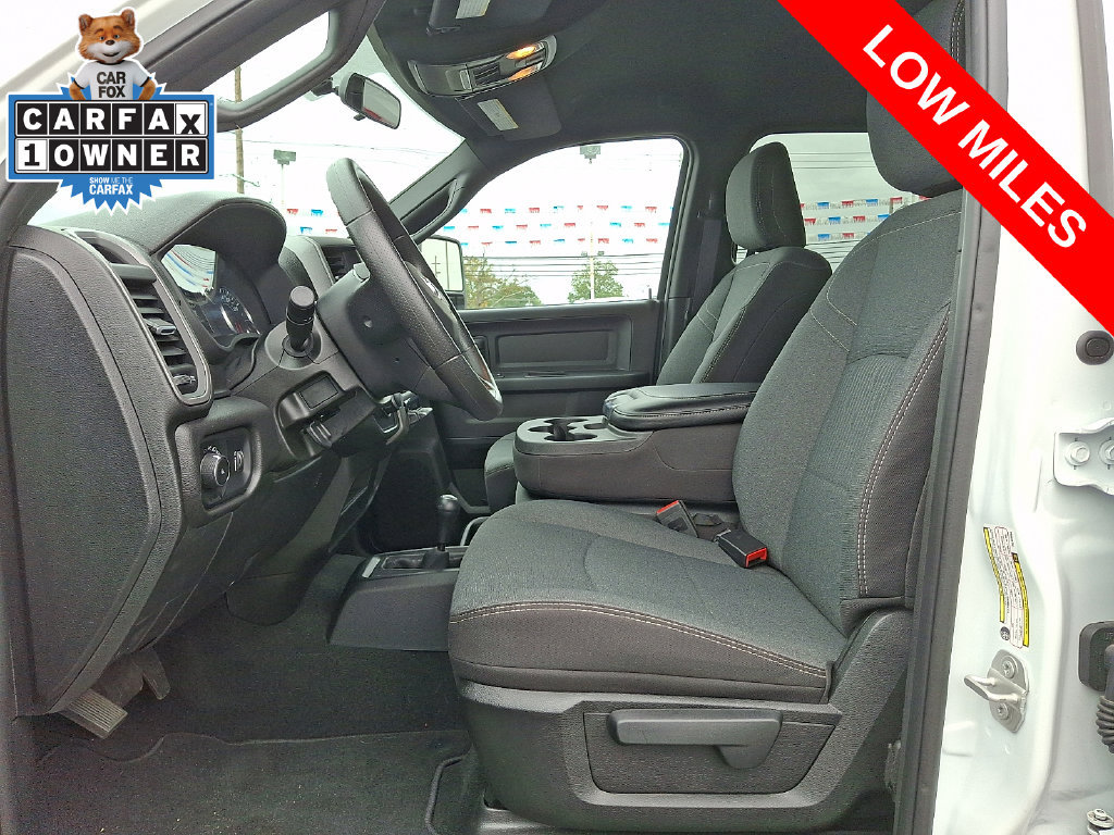 Used 2024 RAM 2500 Tradesman w/ Chrome Appearance Group AWD/4WD image 13