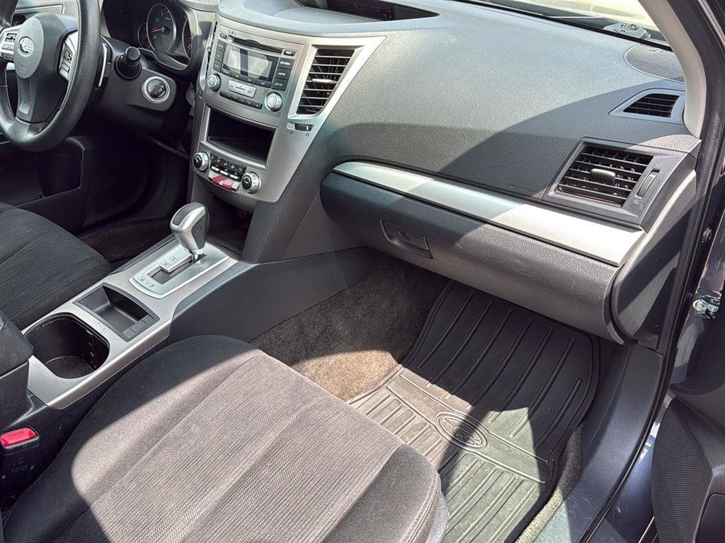 Used 2013 Subaru Outback 2.5i AWD/4WD image 5