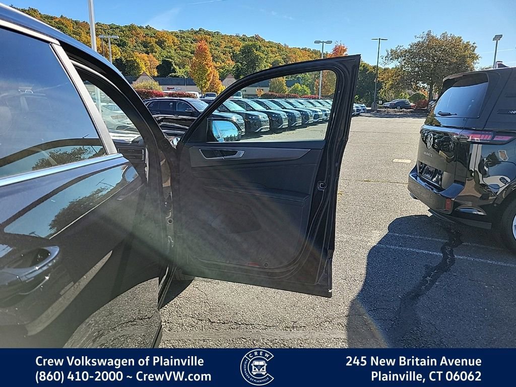 New 2026 Volkswagen Atlas Cross Sport SE image 39