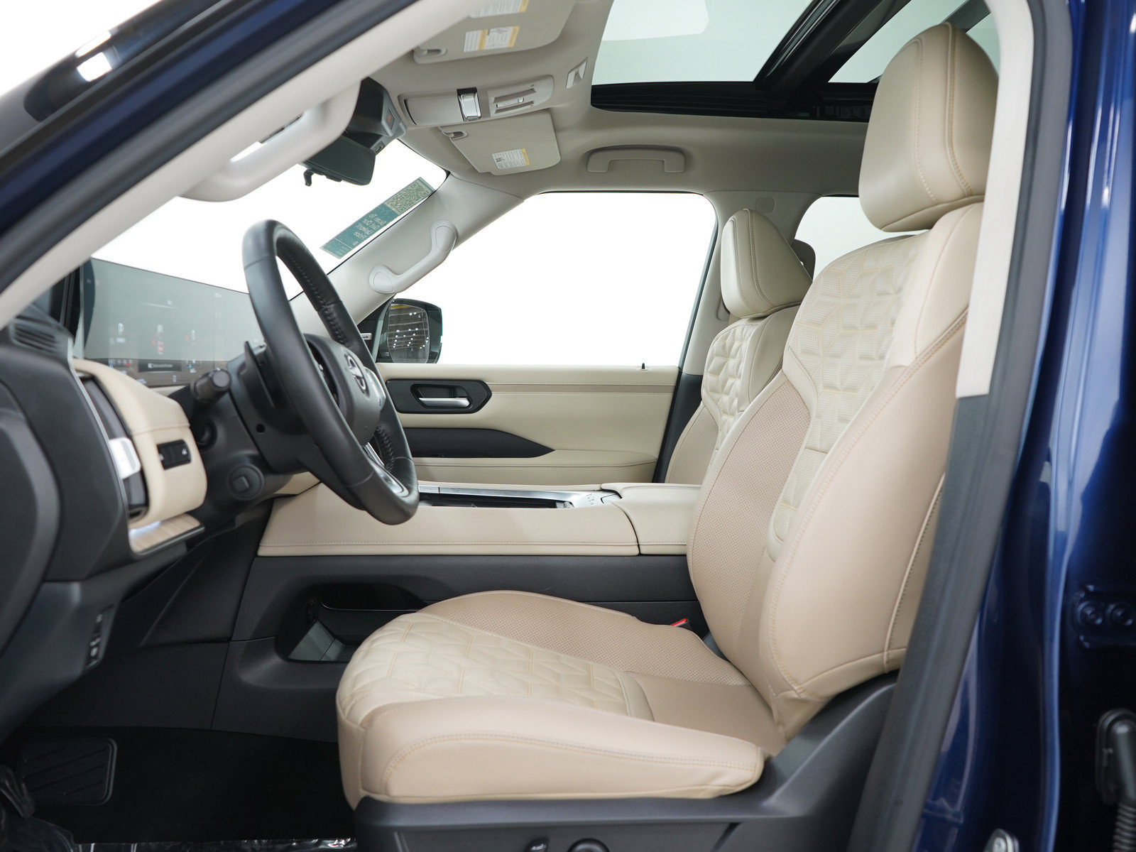 Certified 2025 Nissan Armada Platinum AWD/4WD image 26