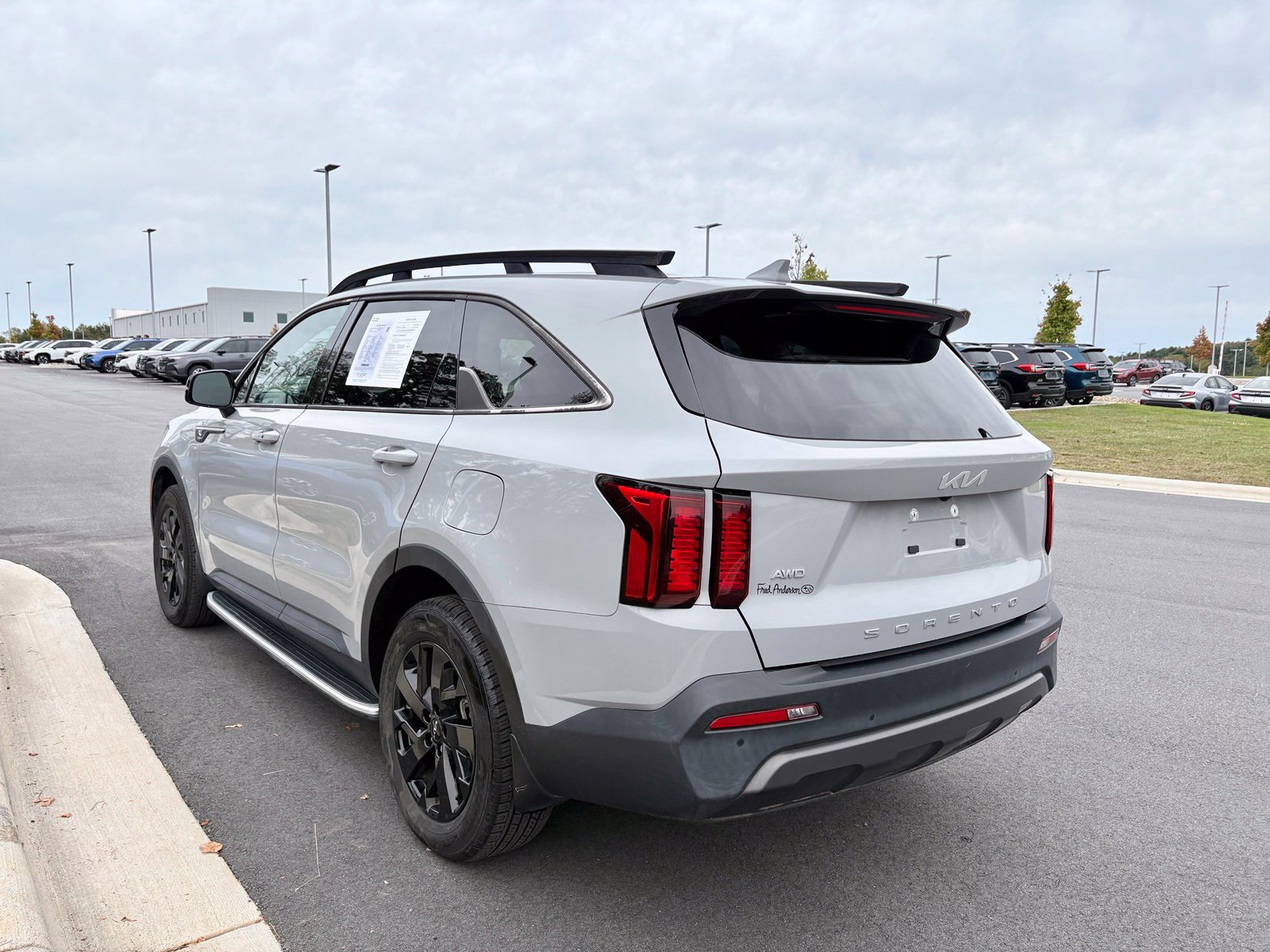 Used 2022 Kia Sorento S AWD/4WD image 6