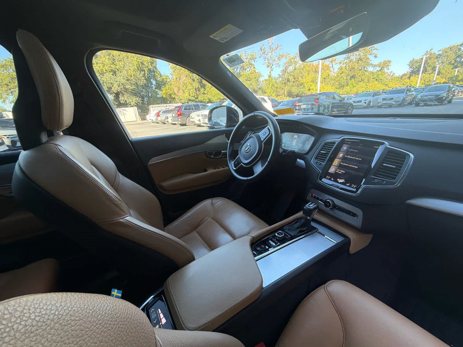 Used 2017 Volvo XC90 T6 Momentum w/ Vision Package AWD/4WD image 18