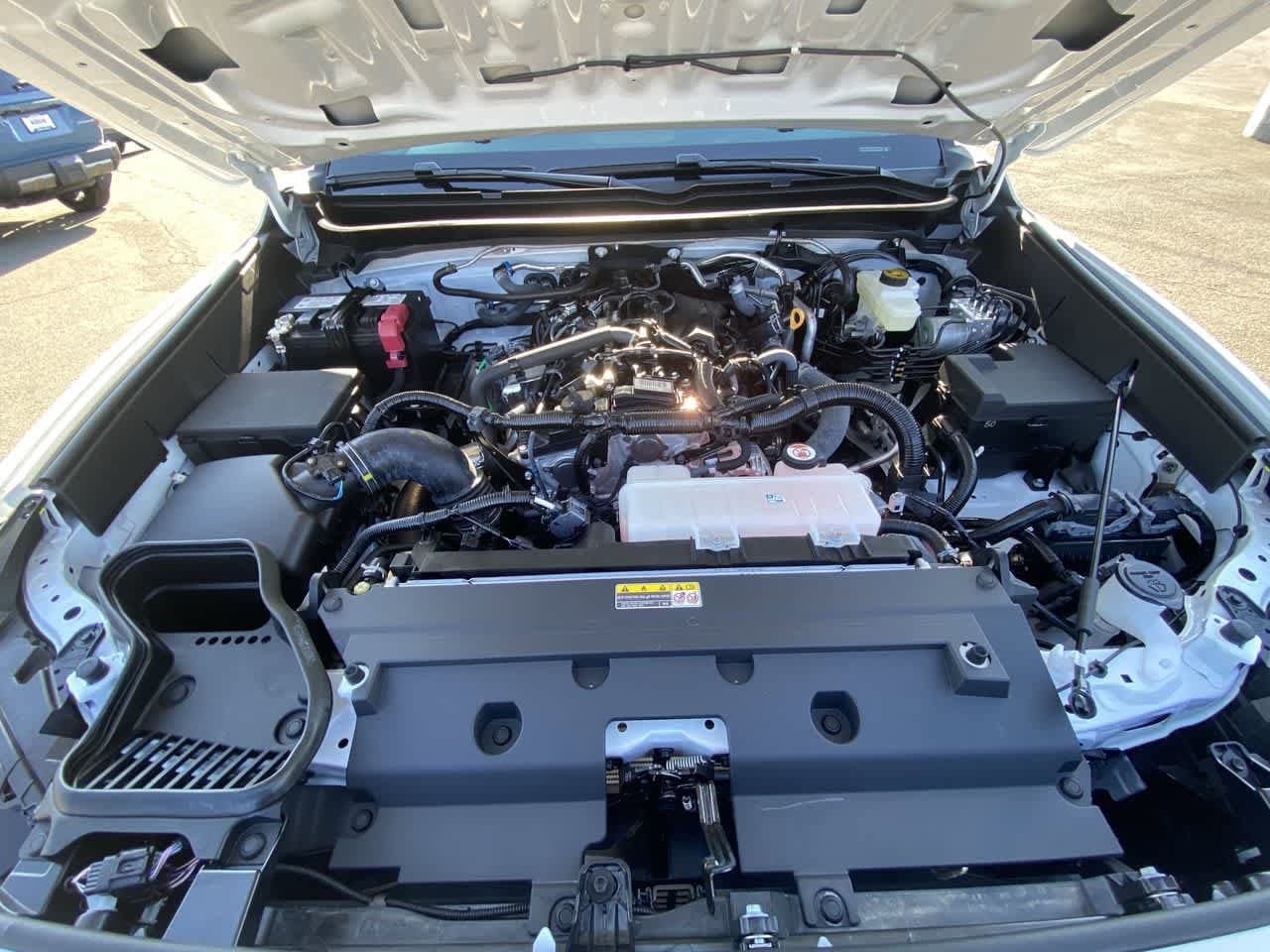 Certified 2025 Toyota Tacoma SR5 AWD/4WD image 24