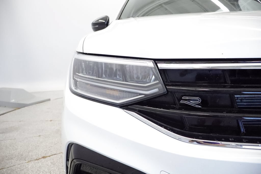 Used 2023 Volkswagen Tiguan SE R-Line FWD image 12
