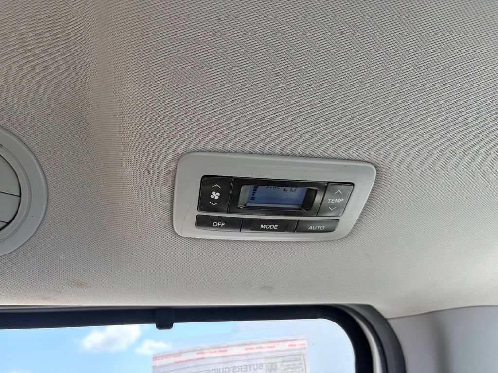 Used 2015 Toyota Sienna XLE w/ XLE Navigation Package FWD image 32