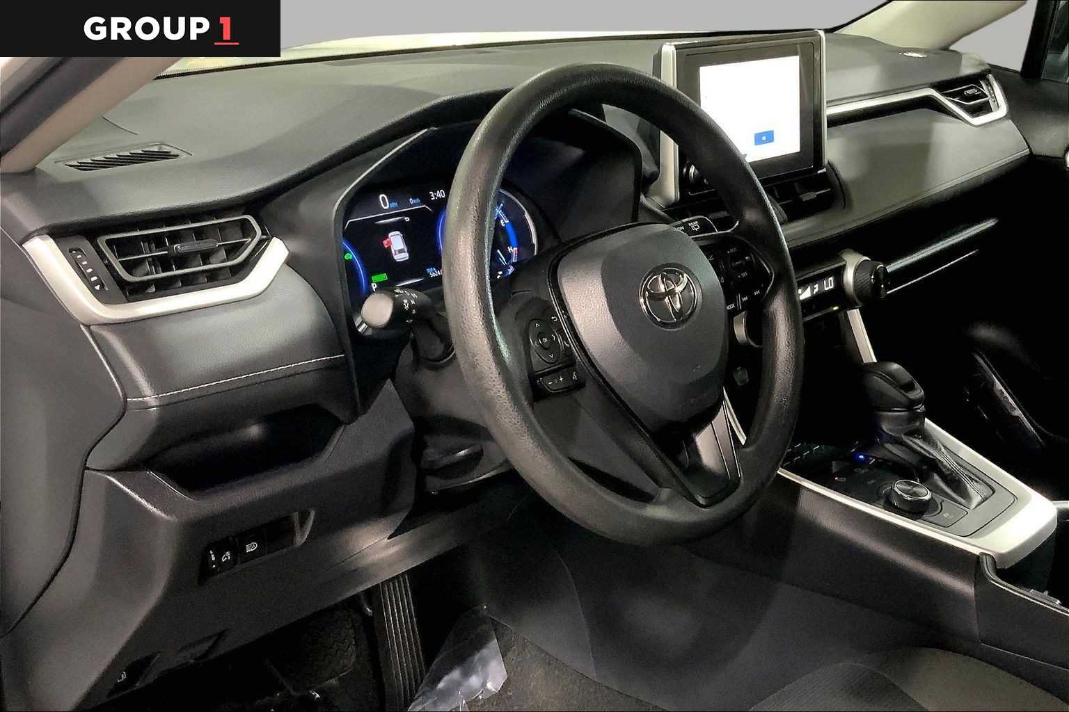 Certified 2025 Toyota RAV4 LE AWD/4WD image 18