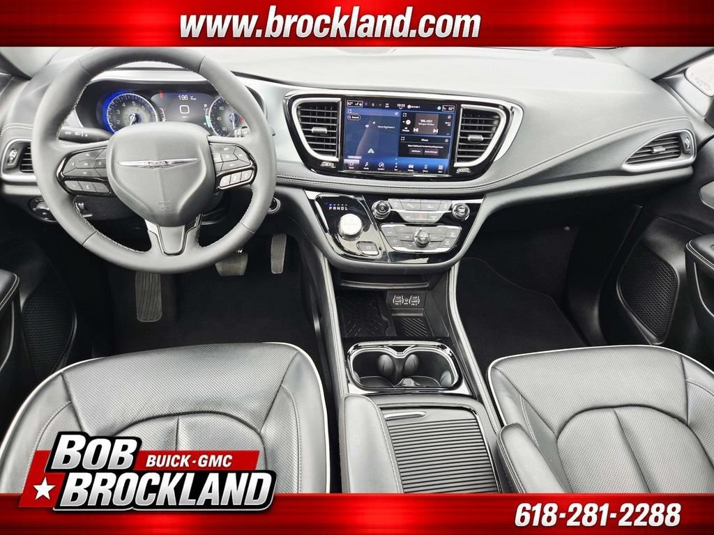 Used 2025 Chrysler Pacifica Limited FWD image 10